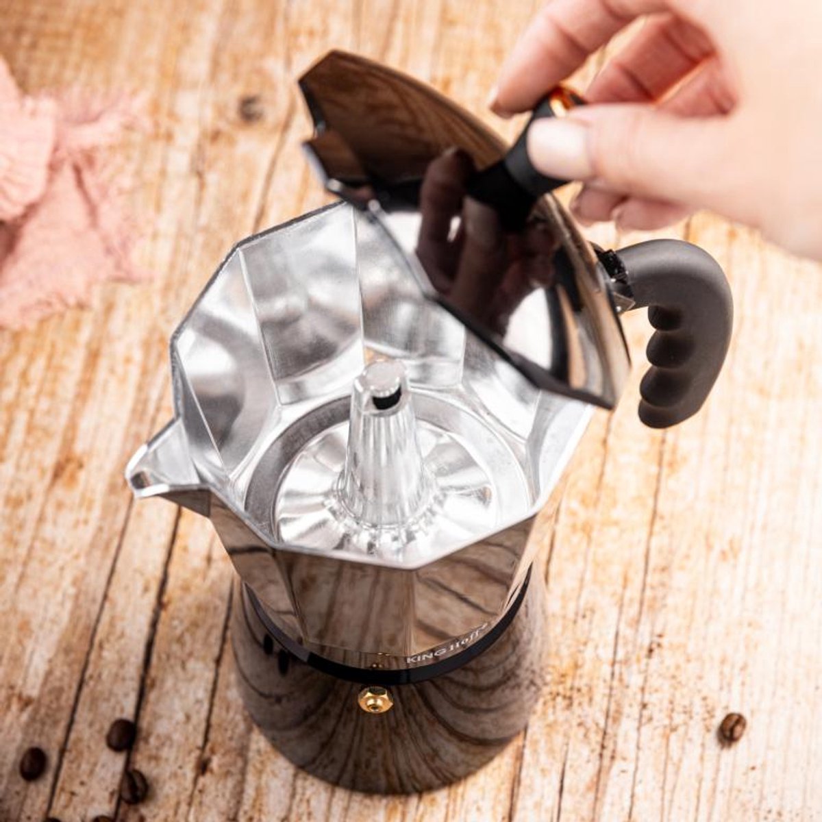 Kinghoff espressomaker KH-1884 zwart, 9 kopjes, 450 ml (5)
