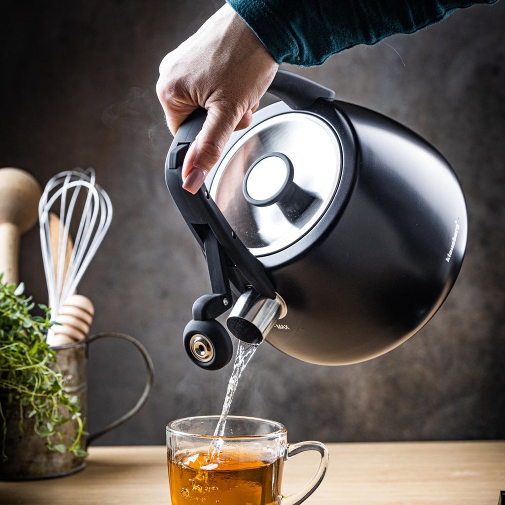 Klausberg fluitketel 2,5 L, rvs, zwart met houten handgreep (3)