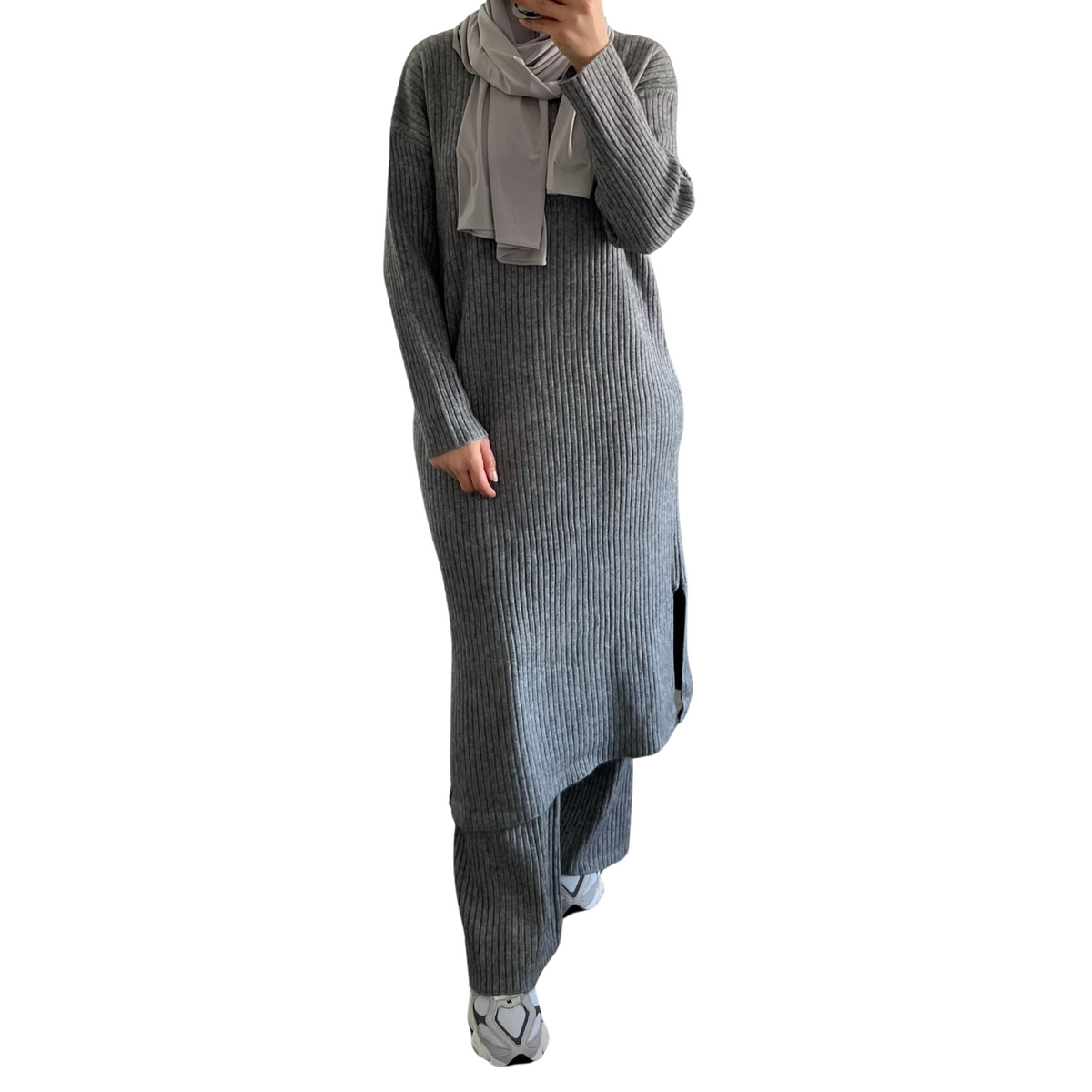 Lisa twinset ribgebreide midi-jurk en broek, grijs