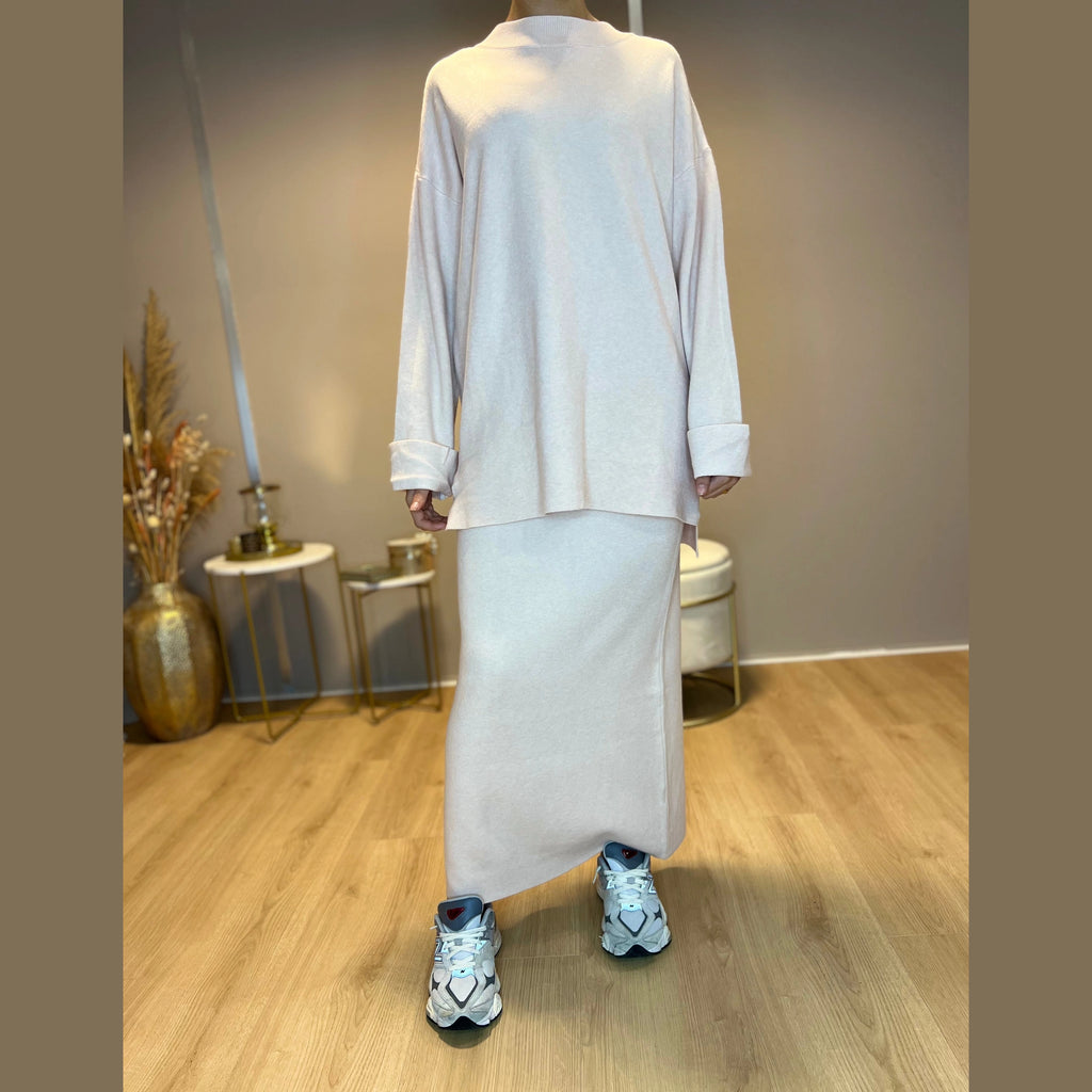 Liva twinset lange trui met splits en rok, zalm